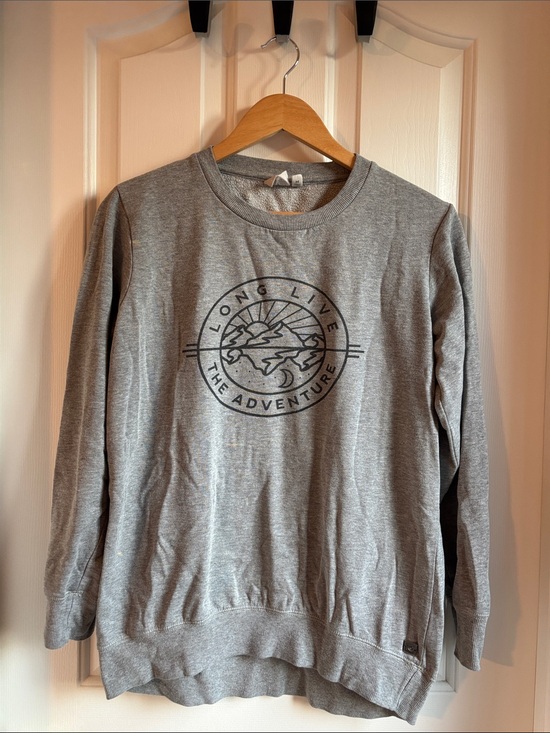tentree Other - tentree Women’s Crewneck Sweatshirt with 'Long Live The Adventure' Graphic